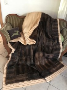 Nerzmantel umgearbeitet in eine Decke
